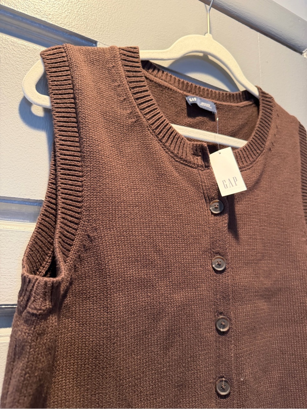 GAP Brown sweater vest NWT - Picture 7 of 10